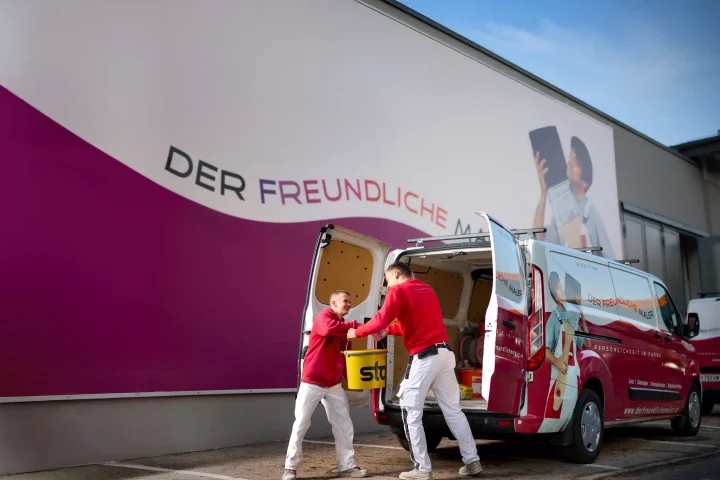 Der freundliche Maler: Zeitersparnis mit dem digitalen Fahrtenbuch